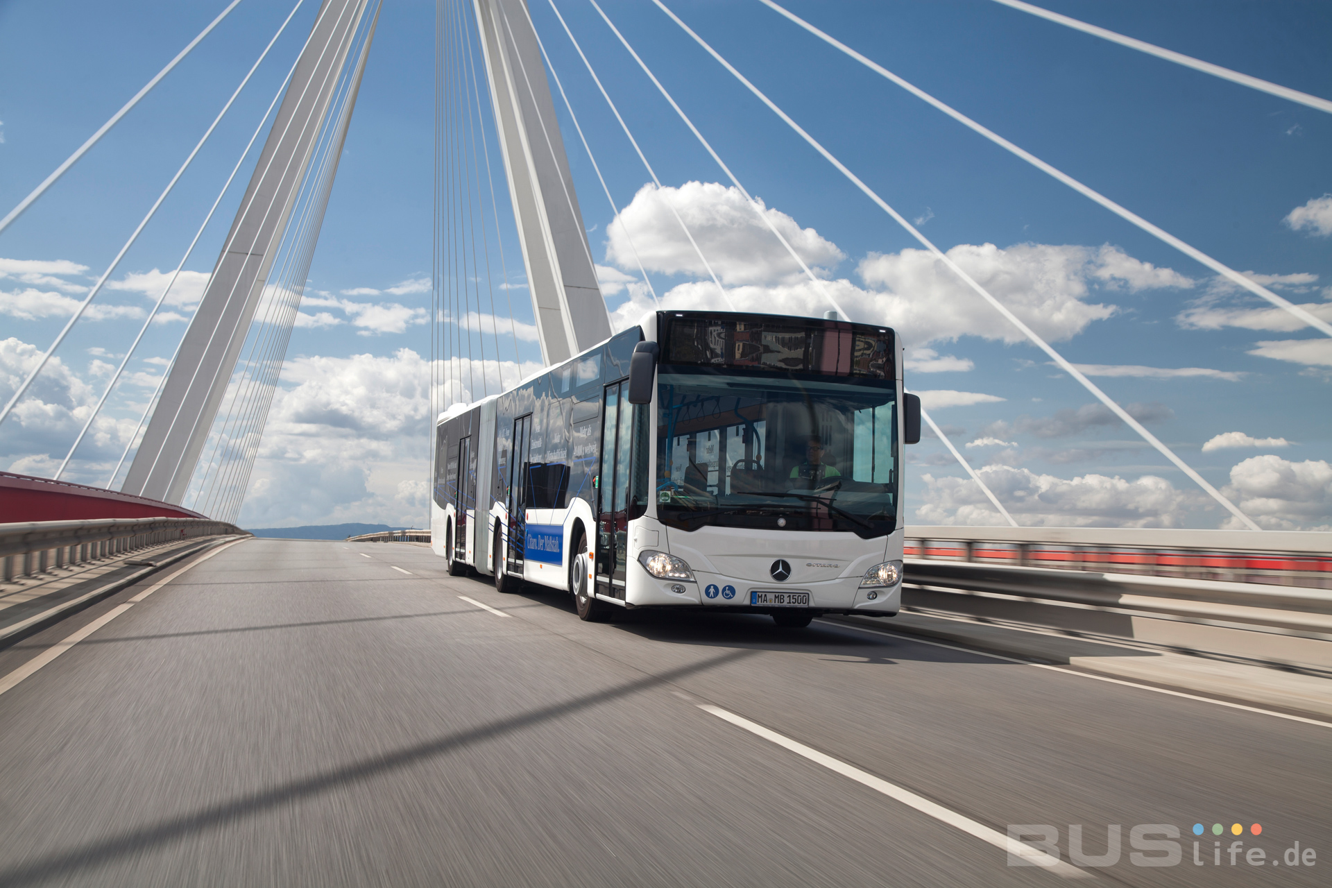 Mercedes Benz liefert bis zu 950 Stadtbusse an die Berliner Verkehrsbetriebe (BVG)