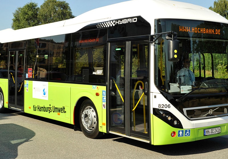 15 neue Volvo-Hybridbusse für die Hamburger Hochbahn AG